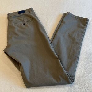 Men's Classic Olive Chinos
